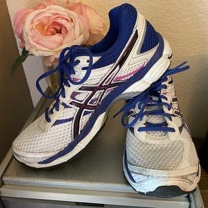 ASICS Cumulus 16 sz 10.5